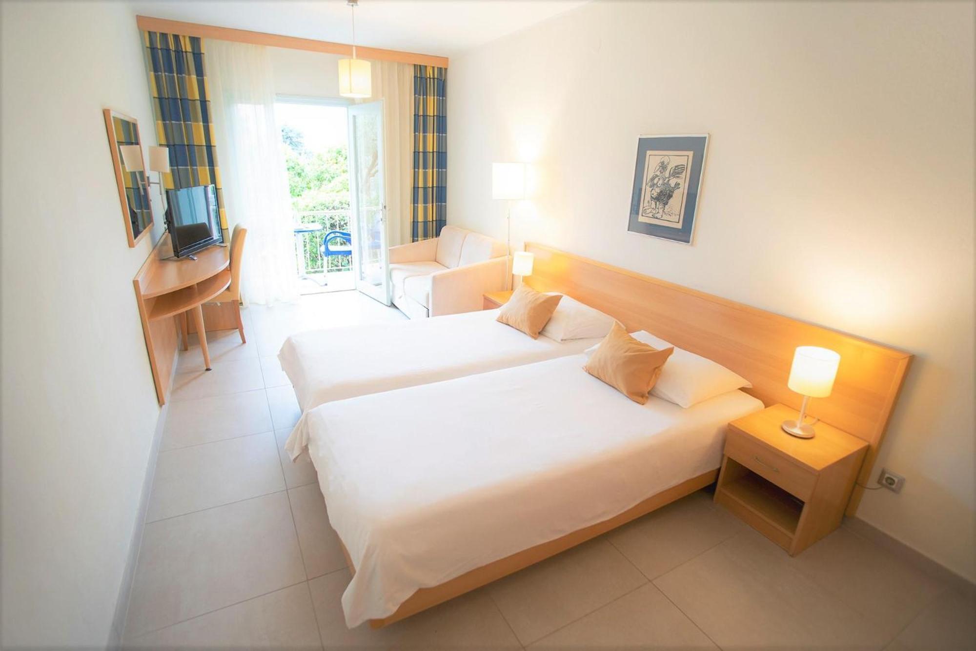 Aminess Vival Casa Velaris Hotel ซูเปตาร์ ภายนอก รูปภาพ